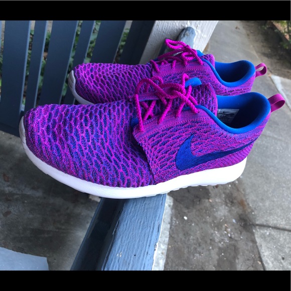 Nike Shoes - Nike Women’s Roshe One Flyknit Fuchsia Flash Sz 12